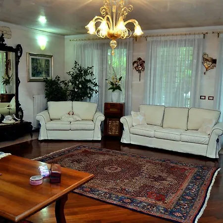 La Casa Sull'albero 3*