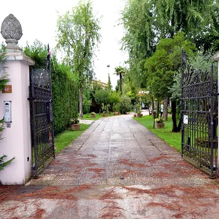 La Casa Sull'albero 3*